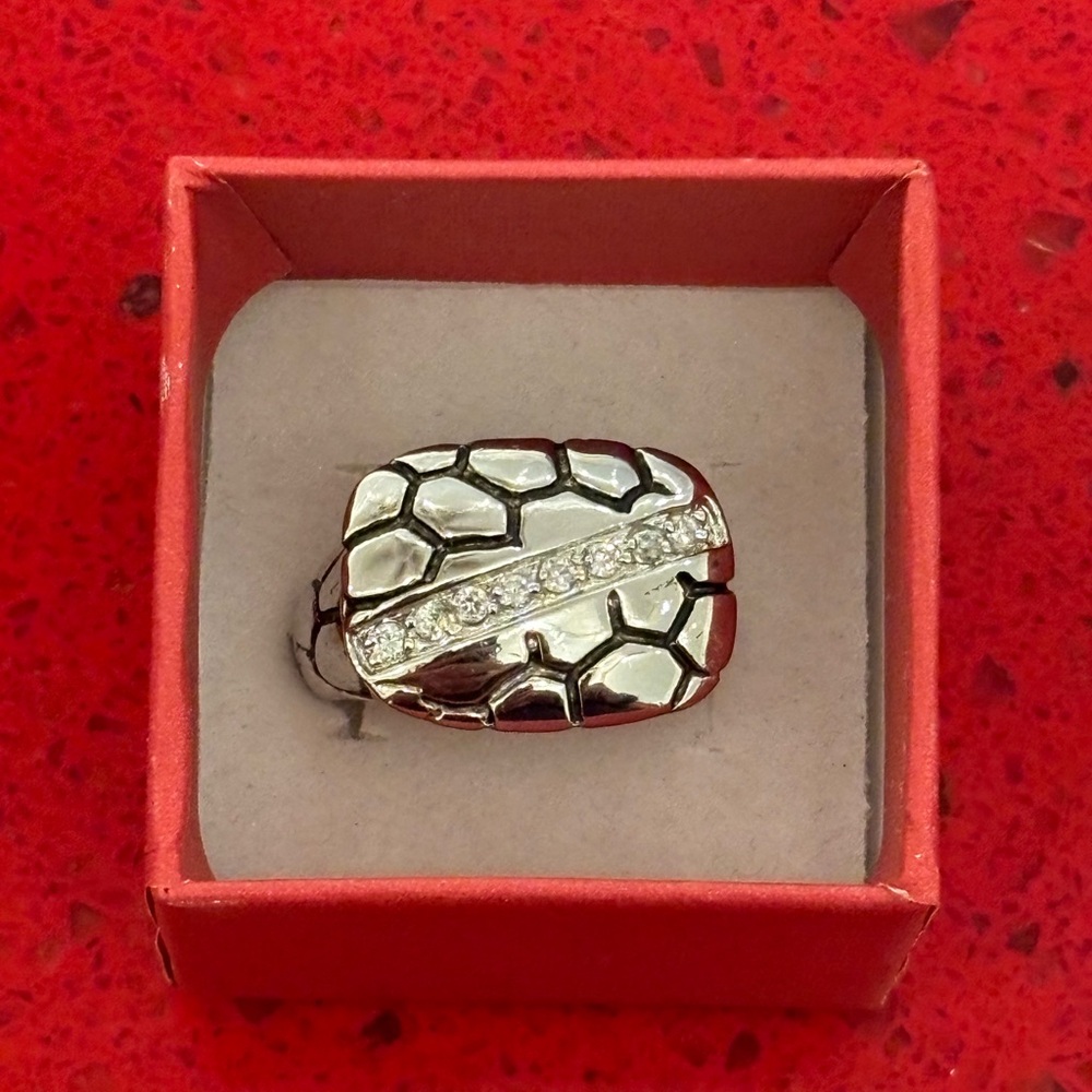 Silver pebble ring with stones size 6
